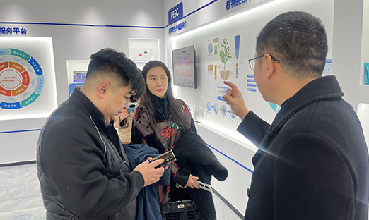 玖叶集团董事长齐中赫一行莅临米乐集团集团，，，，，共绘大健全产业合作蓝图